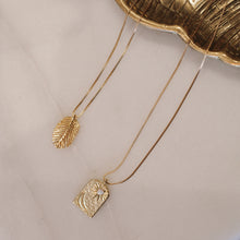 Load image into Gallery viewer, Palm leave necklace