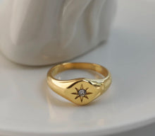 Load image into Gallery viewer, Starburst signet ring