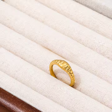 Load image into Gallery viewer, The Bardot Ring