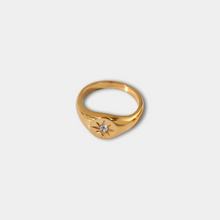Load image into Gallery viewer, Starburst signet ring